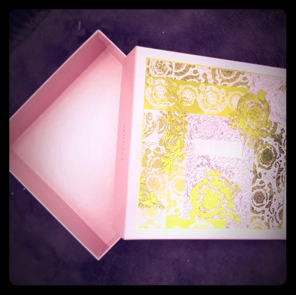 Versace Bright Crystal Perfume Box Pink